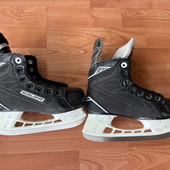 Bauer youth hockey skates size 12 - Picture 4 of 4